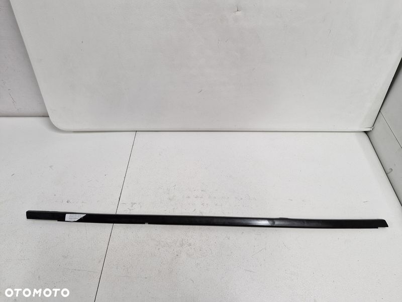 fiat 500x listwa zgarniająca drzwi prawy przód prawa przednia czarna - 1