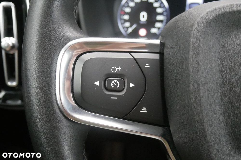 Volvo XC 40 - 24