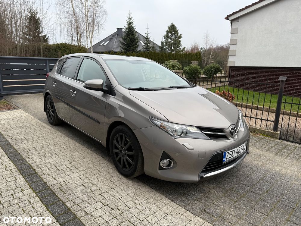 Toyota Auris 2.0 D-4D Prestige - 1