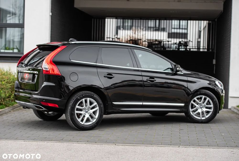 Volvo XC 60 D5 AWD Geartronic Summum - 4