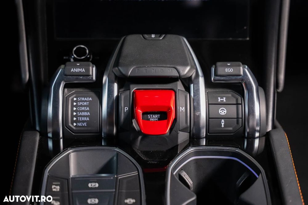 Lamborghini URUS - 36