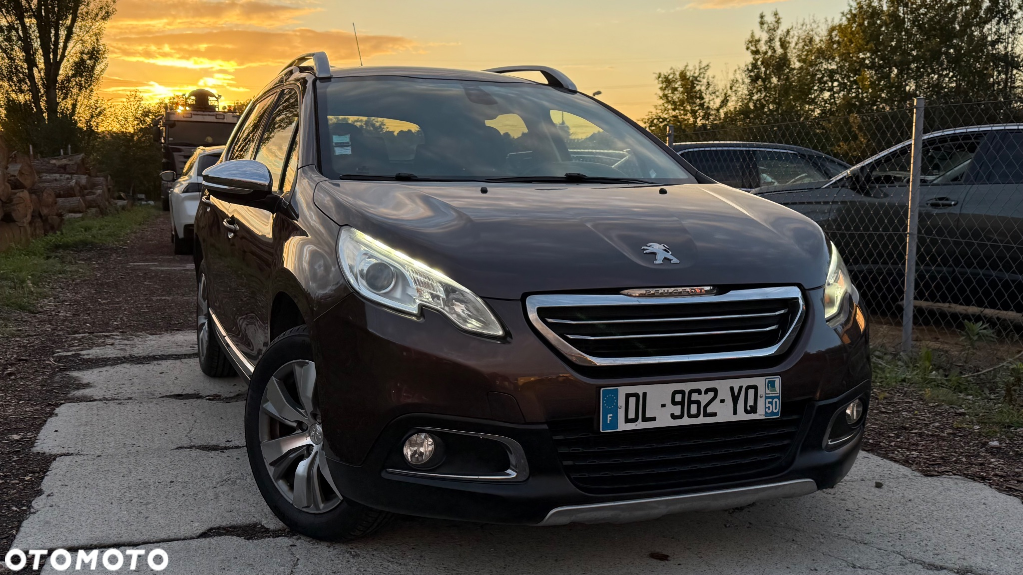Peugeot 2008 1.6 e-HDi Allure S&S - 11