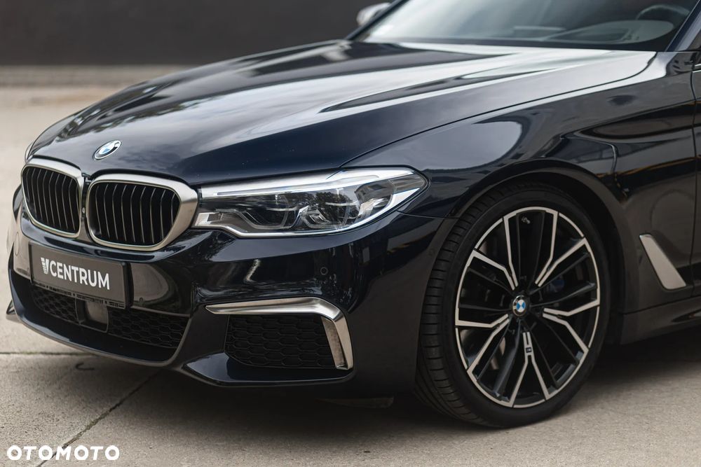 BMW Seria 5 M550i xDrive sport - 5