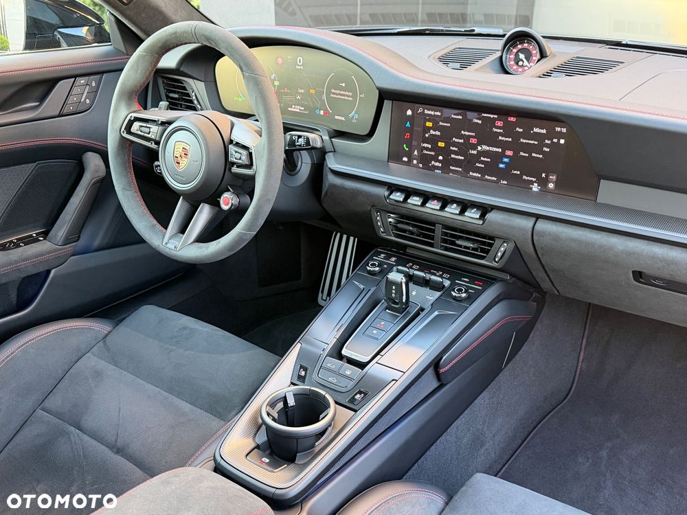 Porsche 911 Carrera T-Hybrid 4 GTS - 17