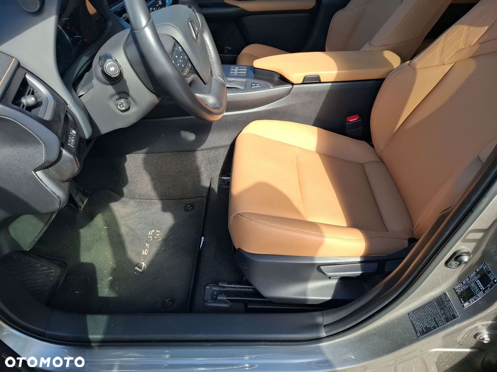 Lexus UX 200 GPF F Sport Design+ 2WD - 11