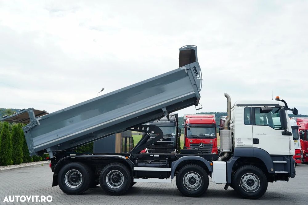 MAN TGS 35.420 / 8X4 / BASCULĂ CU 2 LATE - 6 M / LATERALĂ HIDROBRATĂ / BORDMATIC / VINCENT / EURO 6 - 6