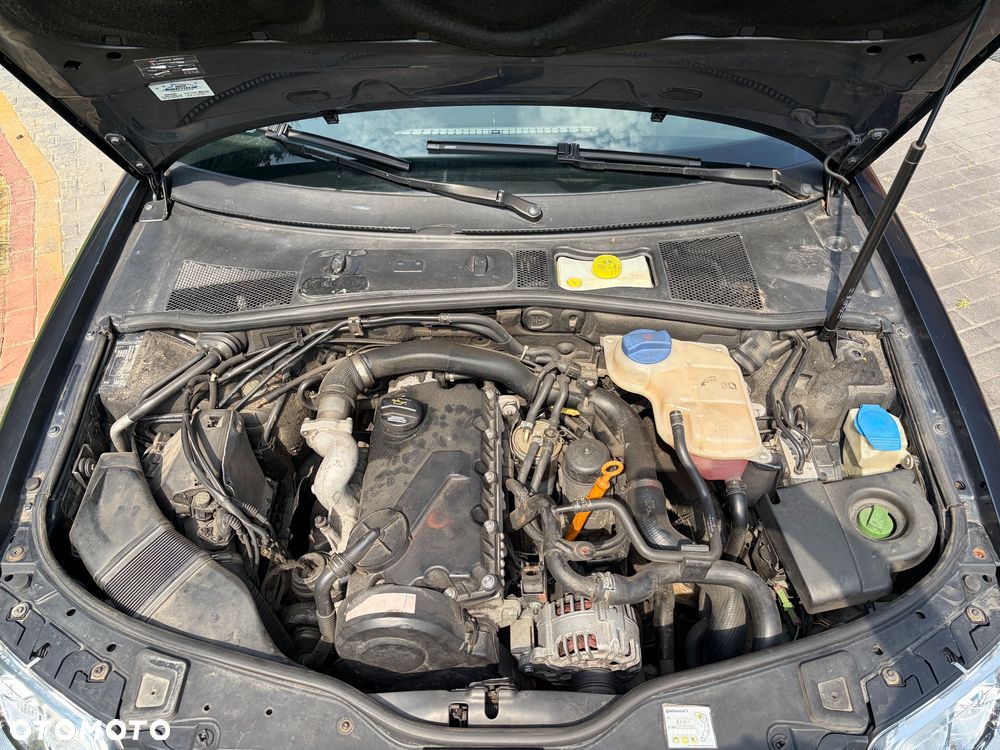 Volkswagen Passat 1.9 TDI Comfortline Family - 24