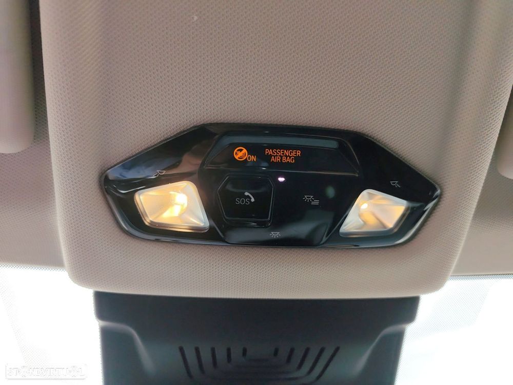 BMW 225xe Active Tourer - 27