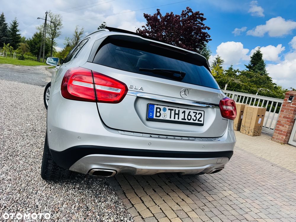Mercedes-Benz GLA 200 7G-DCT Style - 33