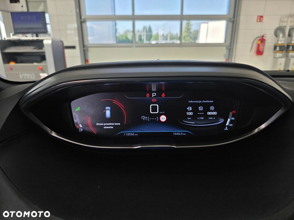 Peugeot 3008 1.5 BlueHDi Allure S&S EAT8 - 28
