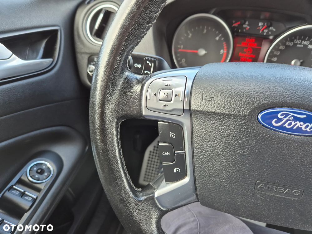 Ford Mondeo 2.0 TDCi Champions Edition - 32