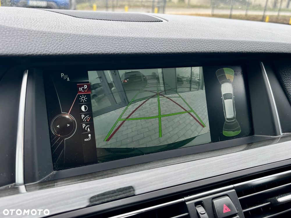 BMW Seria 5 525d Sport-Aut Luxury Line - 25