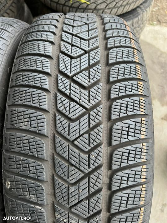 vând 4 anvelope 245/50/20 Pirelli de iarnă ca noi - 4