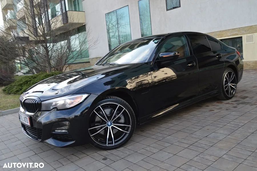 BMW Seria 3 320e Aut. M Sport - 23