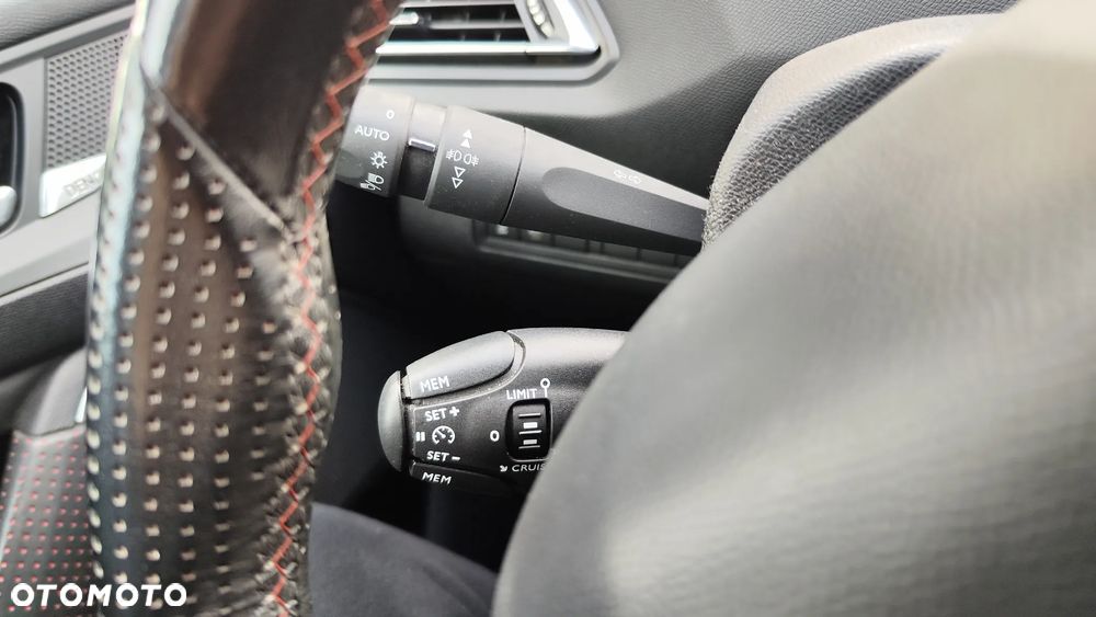 Peugeot 308 BlueHDi 150 EAT6 Stop & Start GT-Line Edition - 36