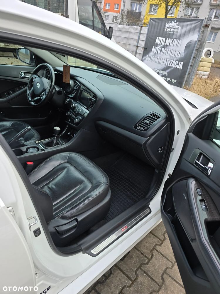 Kia Optima 2.0 L - 5