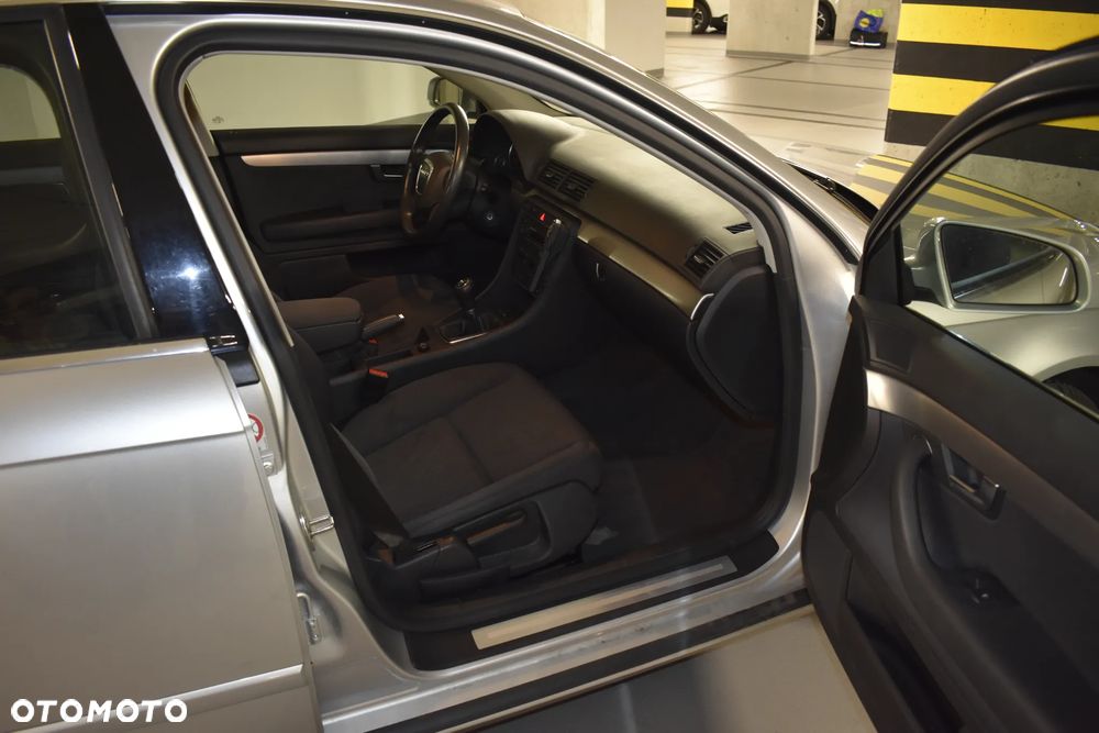 Audi A4 Limousine - 17