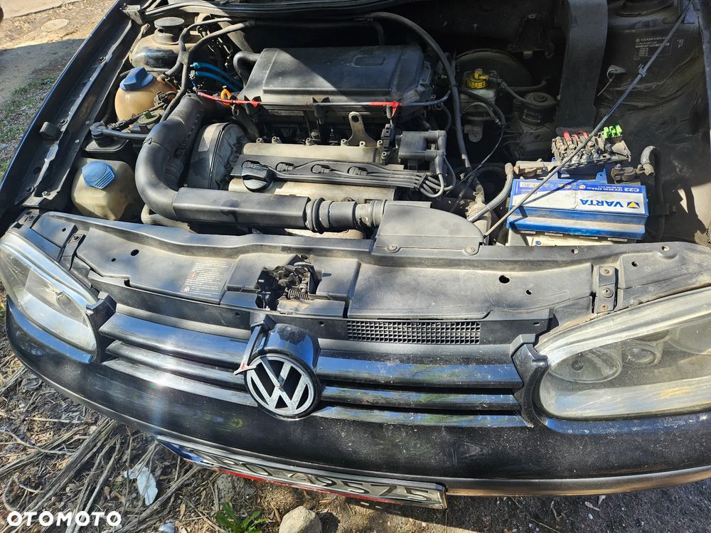 Golf 4 czarny trzydrzwiowy 1.4 16 v na części - 5