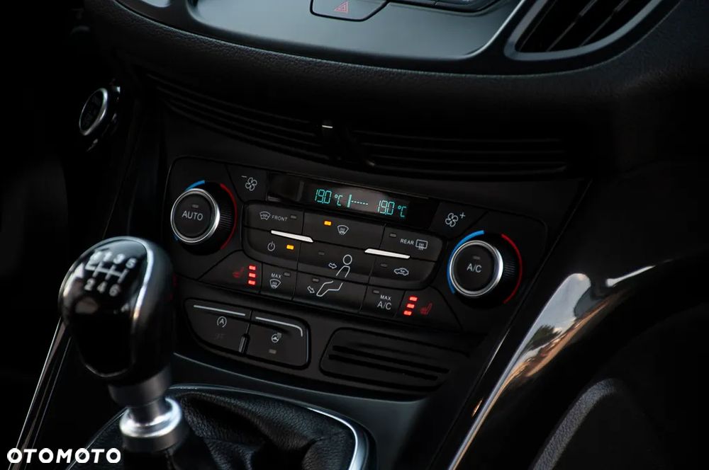 Ford Kuga 1.5 EcoBoost 2x4 Cool & Connect - 29