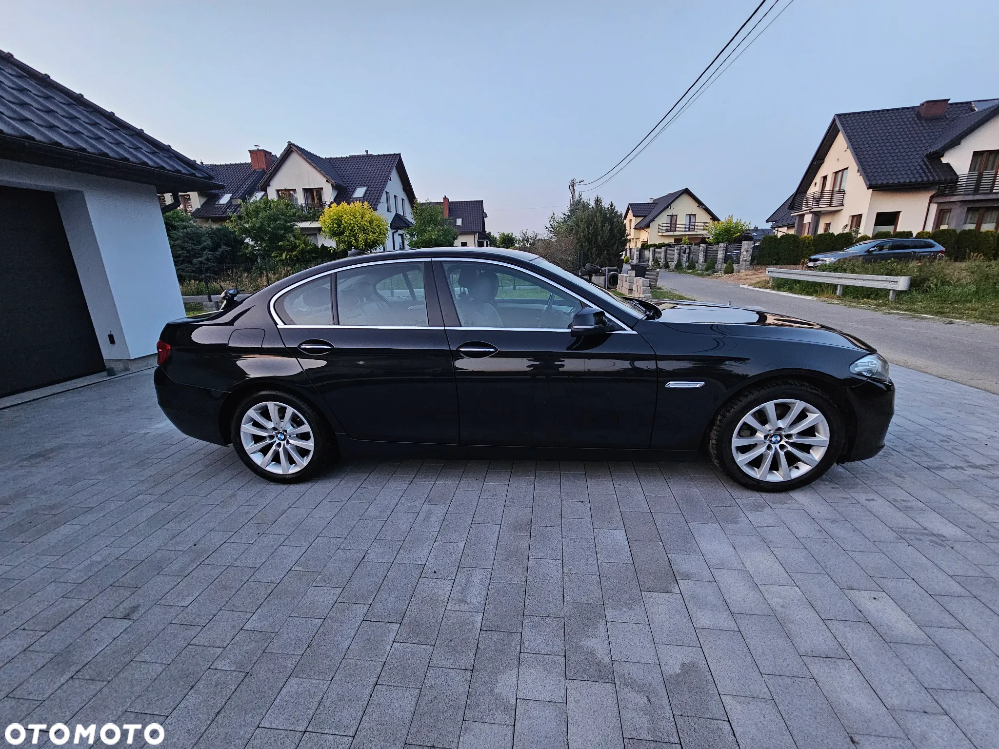 BMW Seria 5 525d xDrive - 6