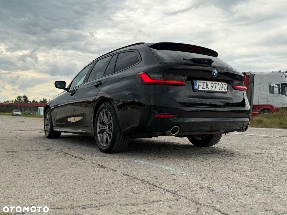 BMW Seria 3 330i Sport Line - 8