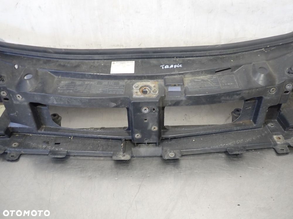 PAS PRZEDNI OKULAR RENAULT TRAFIC II 1.9 - 3