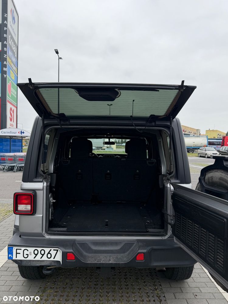Jeep Wrangler - 12