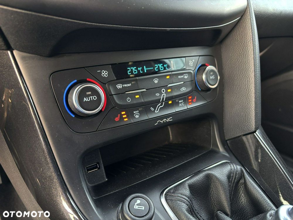 Ford Focus 1.5 EcoBoost STart-Stopp-System TITANIUM - 19