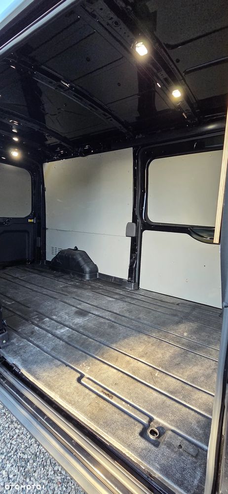 Ford Transit - 12
