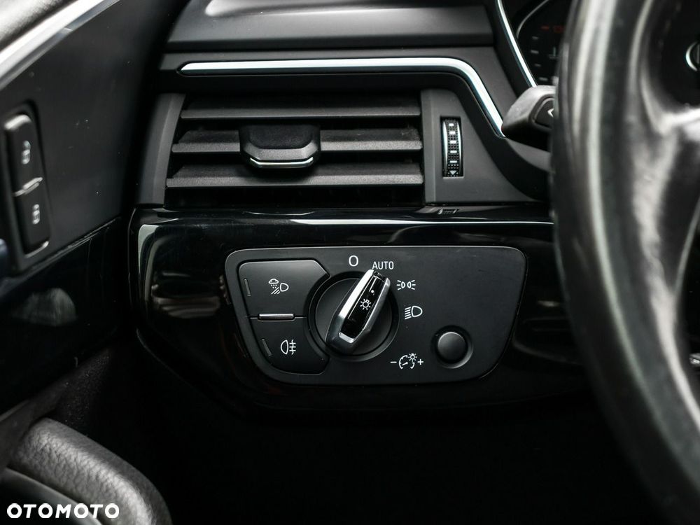 Audi A4 Avant 2.0 TDI Sport - 32