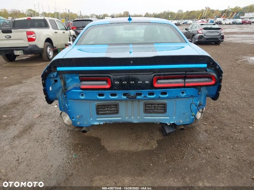 Dodge Challenger - 5