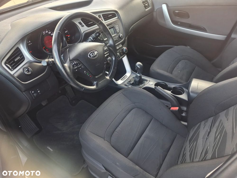 Kia Ceed 1.4 CVVT Dream Team Edition - 17