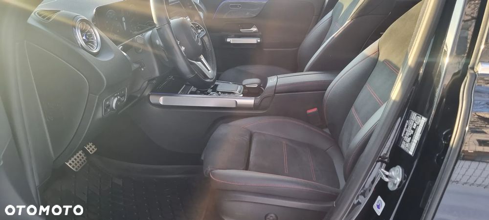 Mercedes-Benz GLB 250 4Matic 8G-DCT AMG Line - 15