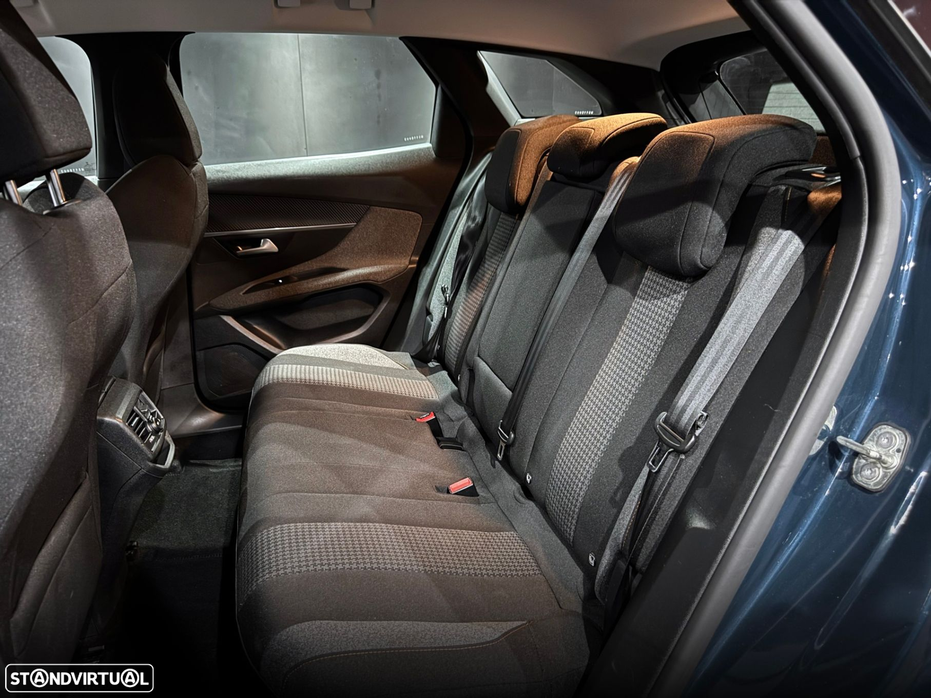 Peugeot 3008 1.5 BlueHDi Allure Pack EAT8 - 26