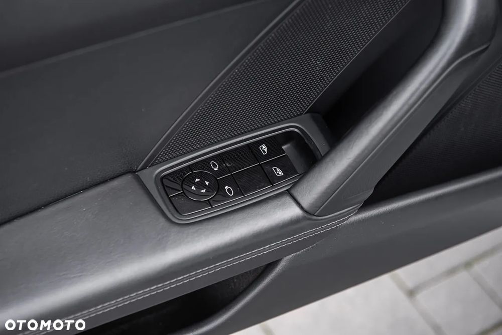 Porsche 911 Carrera - 16