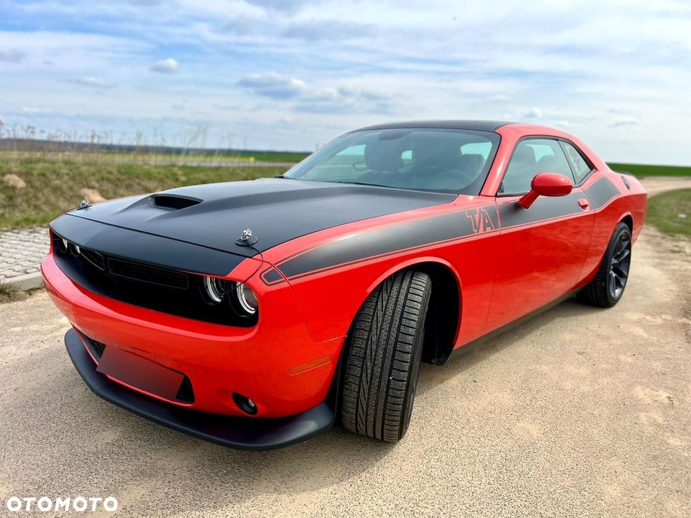 Dodge Challenger - 28