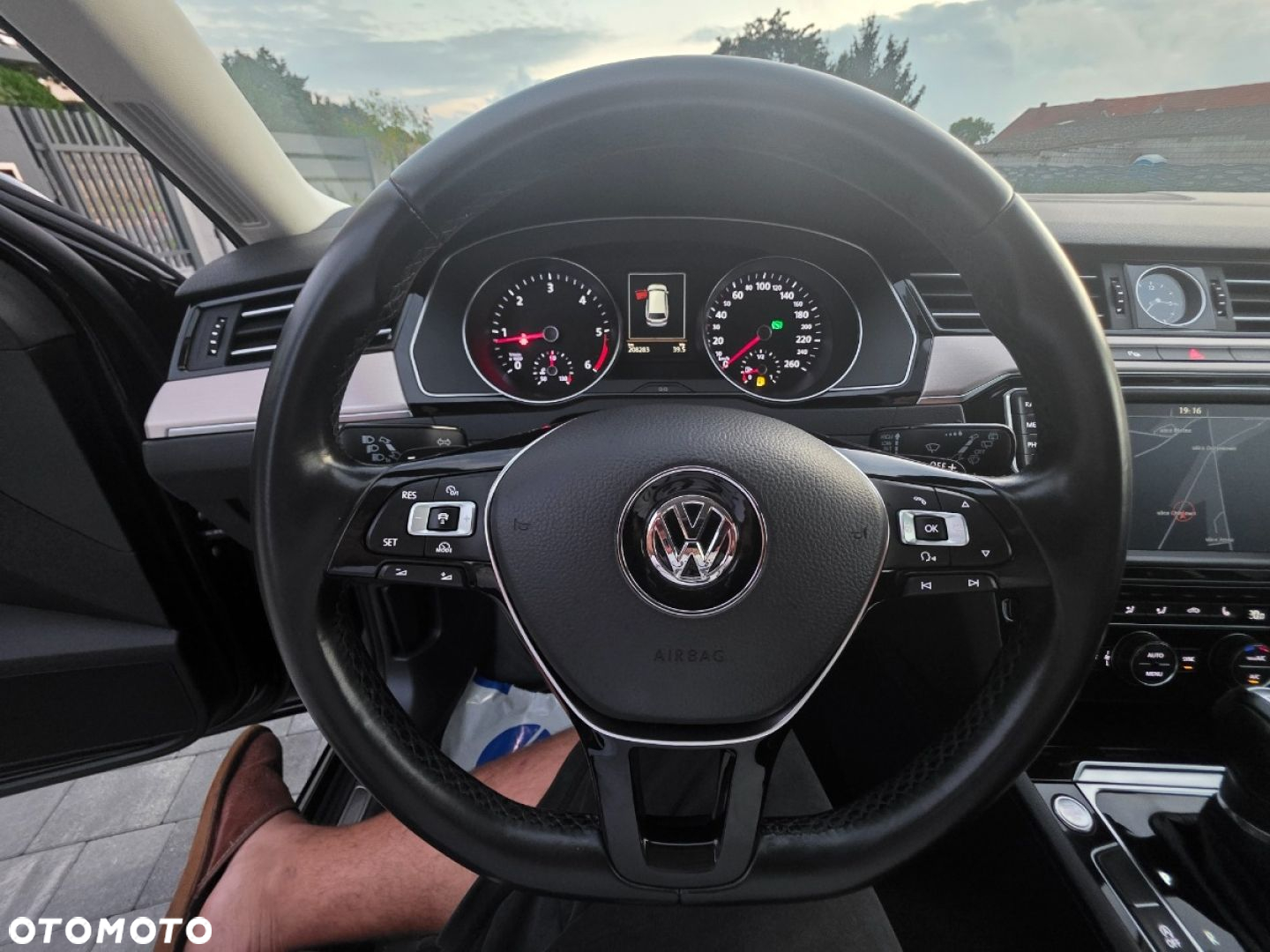 Volkswagen Passat - 14