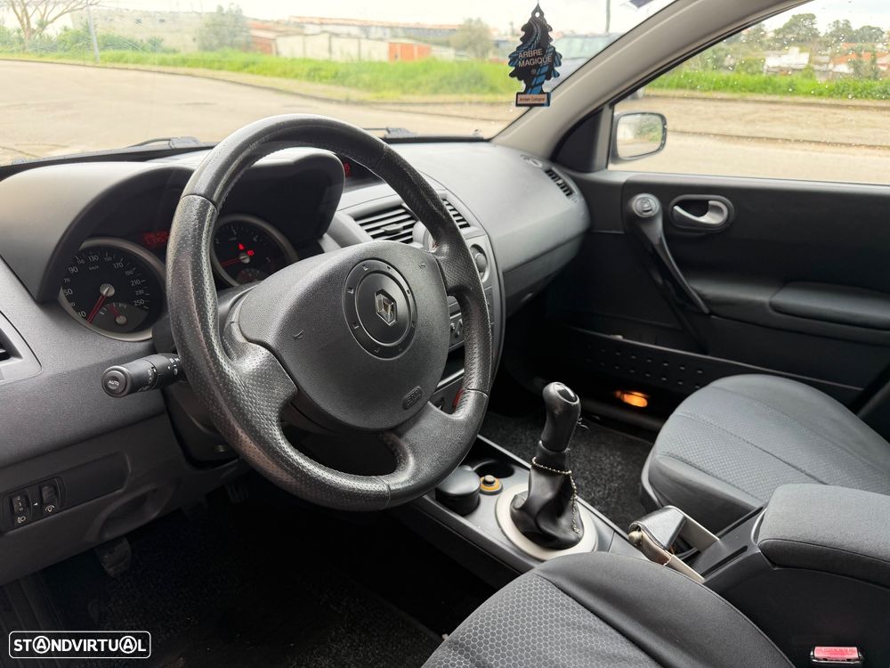 Renault Mégane 1.5 dCi Confort - 10