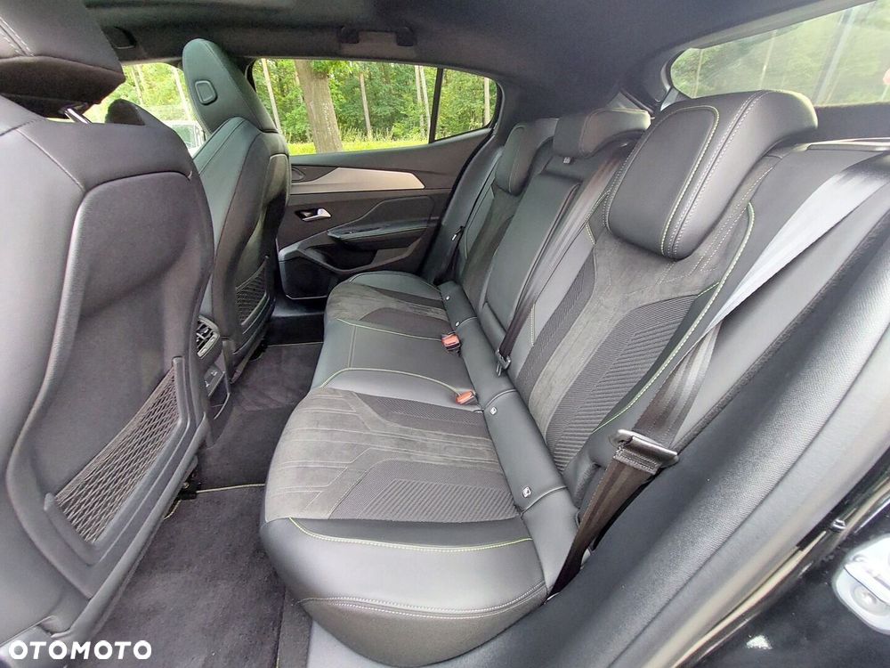 Peugeot 408 - 12