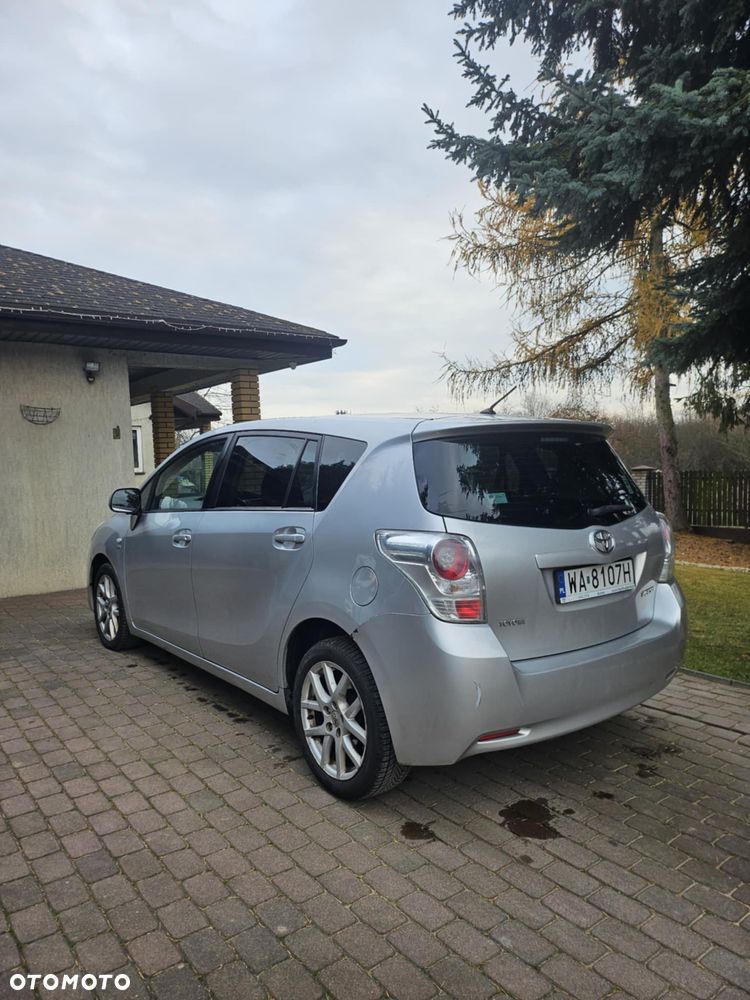Toyota Verso 2.2 D-CAT Premium - 3