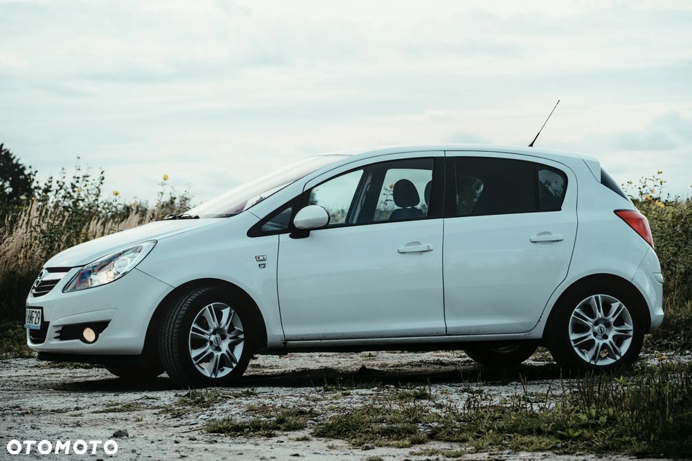 Opel Corsa 2010 photo 5