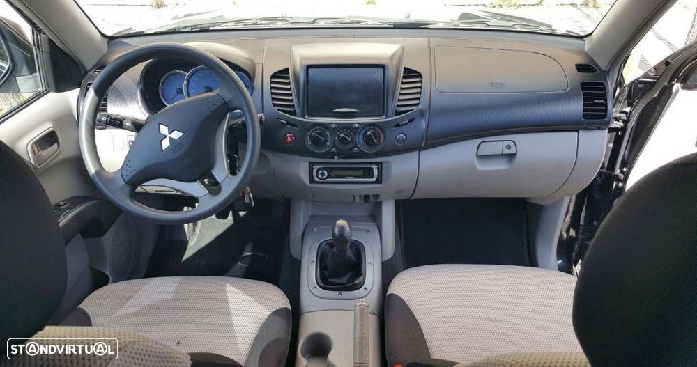 Mitsubishi L200 2.5 DI-D CD Invite AC - 5
