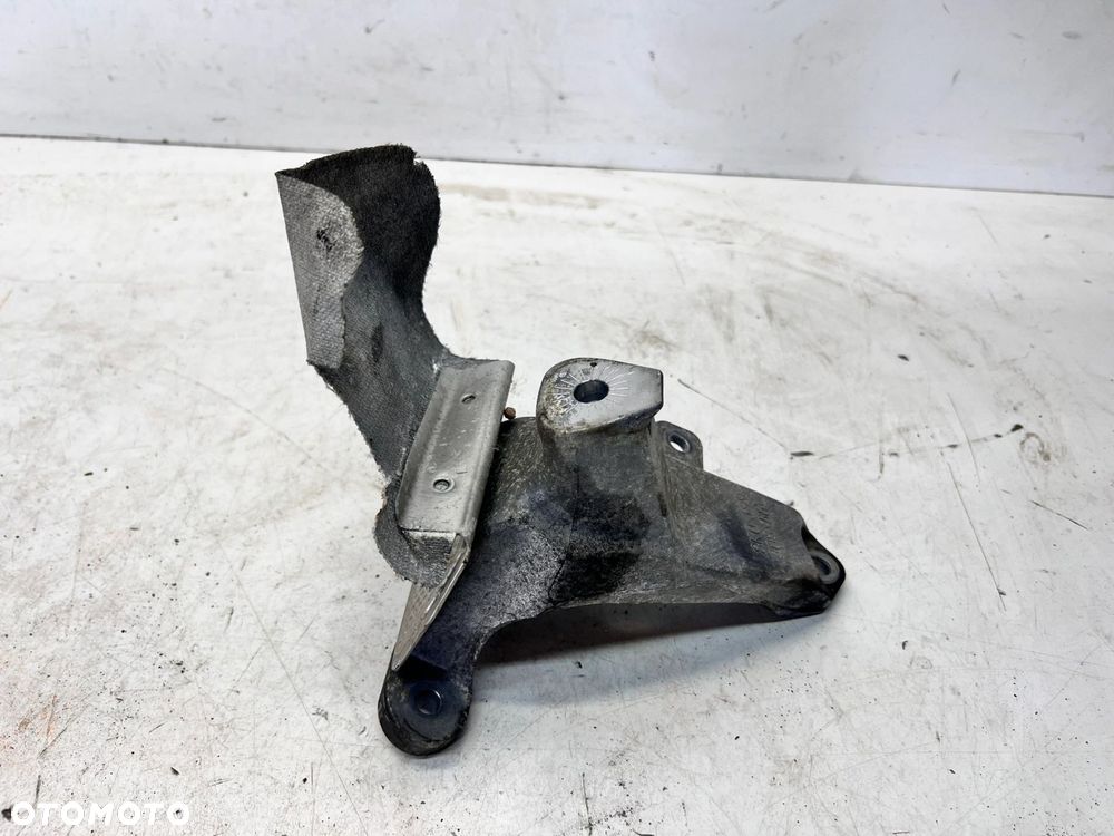 ŁAPA WSPORNIK MOCOWANIE SILNIKA PRAWE AUDI A4 B9 A5 8T Q5 8R 8K0199308BG - 2