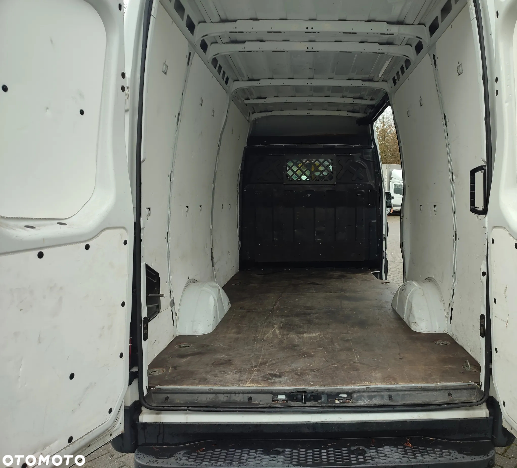 Iveco Daily średni - 14