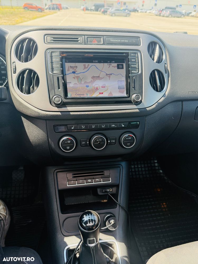 Volkswagen Tiguan 2.0 TDI SCR BlueMotion Technology Lounge Sport & Style - 9