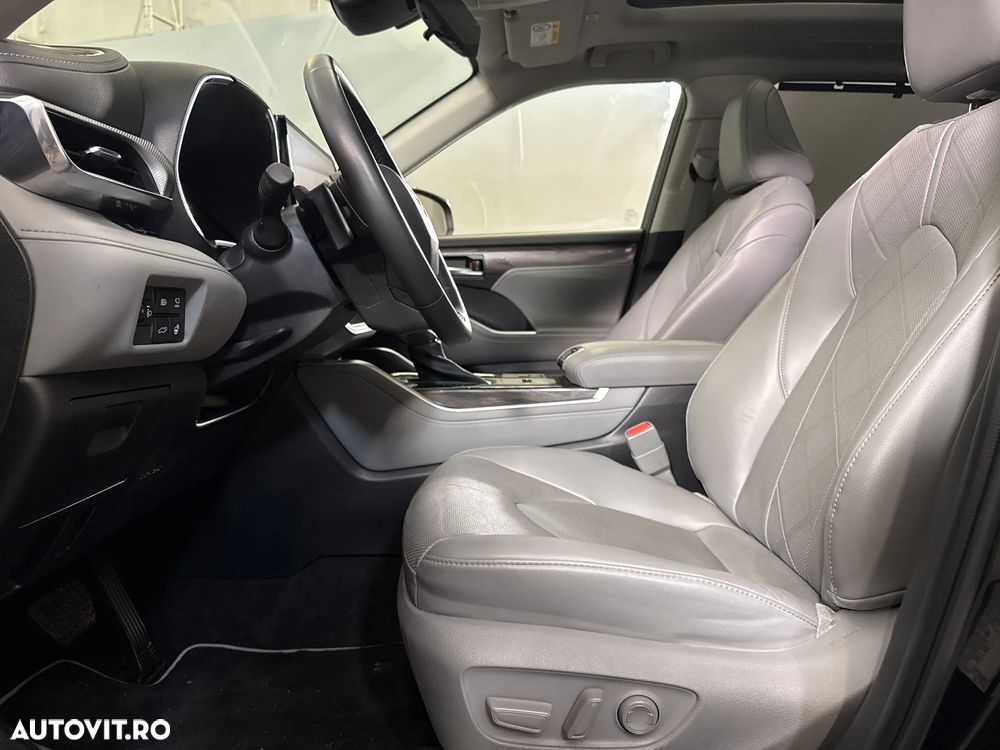 TOYOTA Highlander 2023 — imagine 25