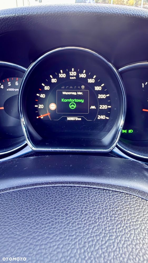 Kia Ceed - 36