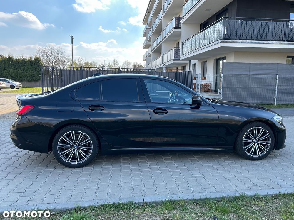 BMW Seria 3 320d xDrive M Sport Shadow - 13