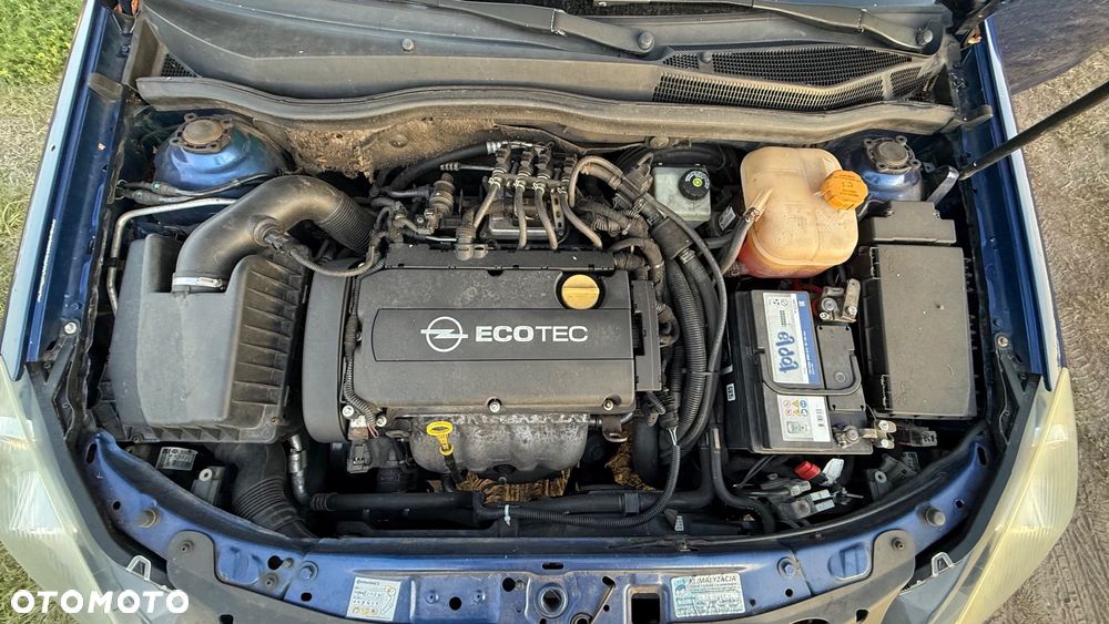 Opel Astra GTC 1.6 - 10