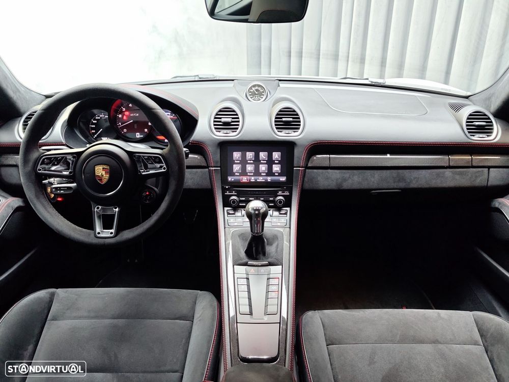 Porsche 718 Cayman GTS 4.0 - 11